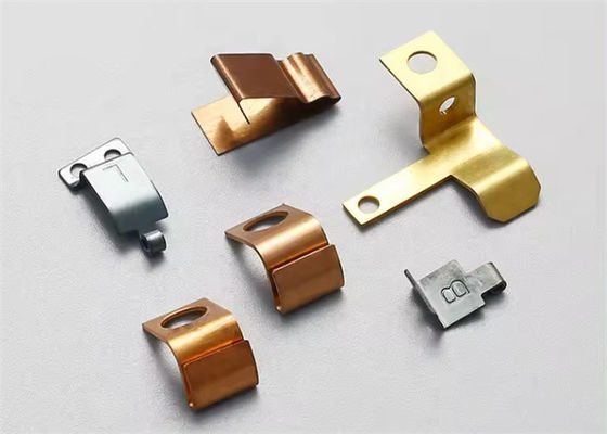 Gładkie pieczętowanie blachy metalowej w motoryzacji