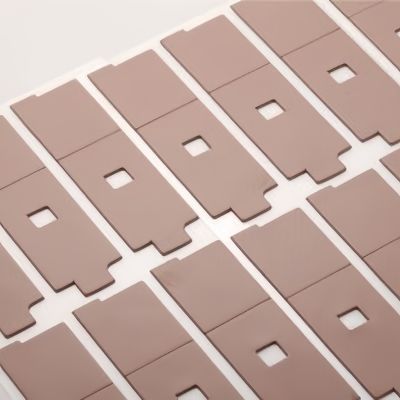 Wysoka rezystywność objętościowa Niestandardowa podkładka termiczna CPU z opcjami Gęstość 3.0±0.5 G/cm3